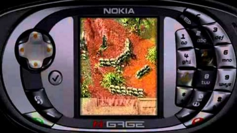 4. Pathway to Glory (N-Gage, 2004 г.) 
Финландското студио RedLynx днес е познато най-вече с атрактивната си рейсър поредица Trials, но преди повече от десетилетие то подкрепи своите сънародници от Nokia с една от най-добрите стратегически игри, която може да откриете на мобилно - а и не само - устройство. 
Играта предлага сингълплейър и мултиплейър кампания, при това както чрез Bluetooth връзка, така и през революционната за времето си онлайн платформа N-Gage Arena. Може би най-доброто доказателство за качествата на Pathway to Glory е фактът, че играта дори получи продължение още на следващата година - нещо без аналог в съвсем кратката история на N-Gage.