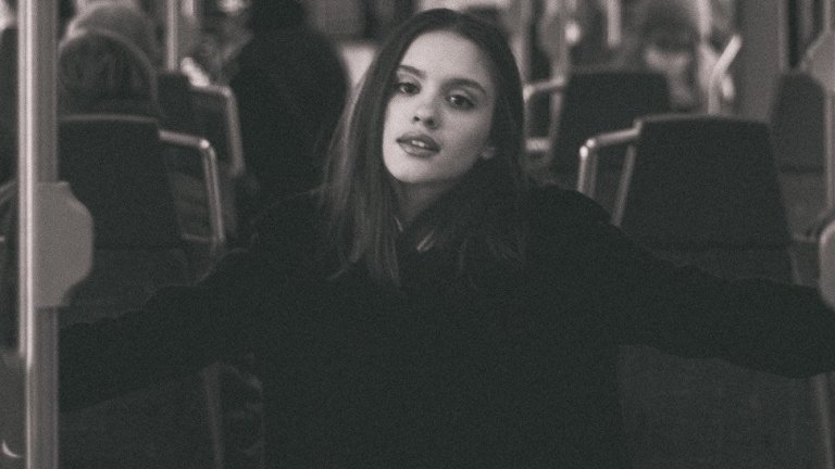 Тя е Лидия Ганева и гласът ѝ умее да докосва души