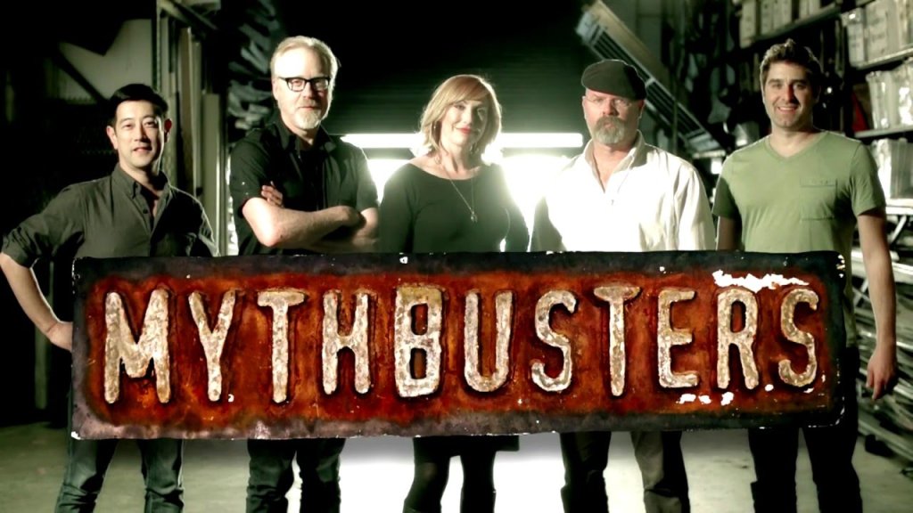 Mythbusters, Ловци на митове (Discovery Channel)

Това е едно от най-готините предавания по телевизията, в което екип от специалисти-експериментатори проверява истинността на различни митове от американския и чуждия фолклор. Въпреки че сигурно всеки