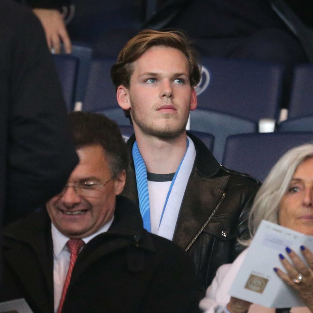 Новия Абрамович? 22-годишният син на най-богатата рускиня купува славен английски клуб