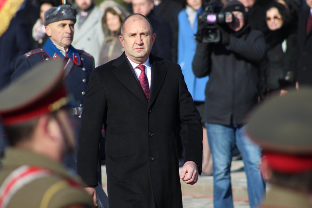 Радев и вицепрезидентът Илияна Йотова встъпват в длъжност за втория си мандат