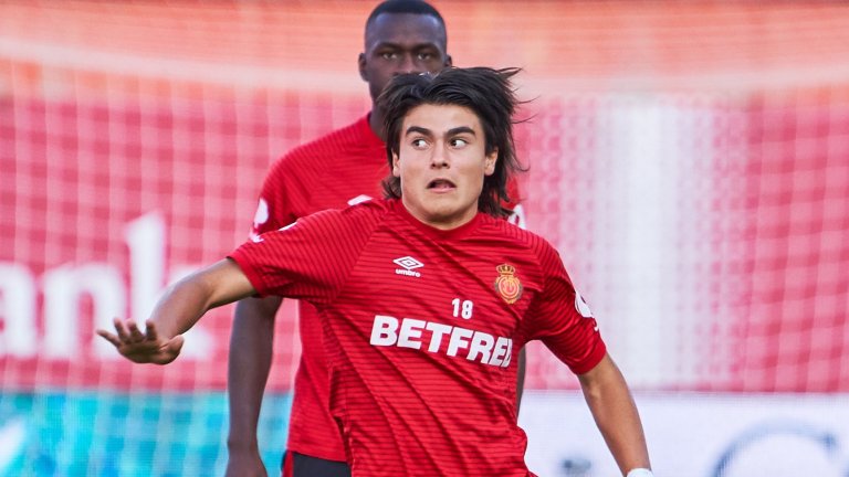 Запознайте се с Мексиканския Меси, който се превърна в най-младия играч в историята на Ла Лига