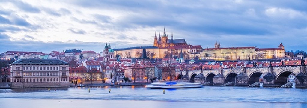 2. Прага, Чехия

В Прага ще си мислите най-много за култура и изкуство. Великолепни музеи, стари къщи и монумент са сред забележителностите на града. Не пропускайте традиционния празник на града и не забравяйте, че Прага е известна с вълнуващия ноще