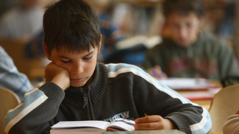 Българските ученици имат най-къси часове и най-дълга ваканция