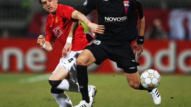 Нападател: Карим Бензема, Реал Мадрид
Още един продукт на академията. Бензема хвана шампионския период в Лион и спечели четири титли на Лига 1, преди да премине в Реал. Френският нападател отбеляза 64 гола в 145 мача за „хлапетата“, след което пое към „Бернабеу“ през лятото на 2009-а, когато Реал купи още Кристиано Роналдо и Кака.