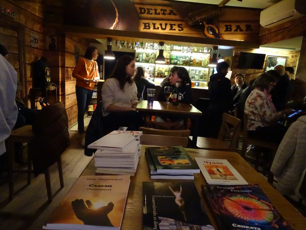 "Поетична сряда" представи в София преводна поезия от Балканите