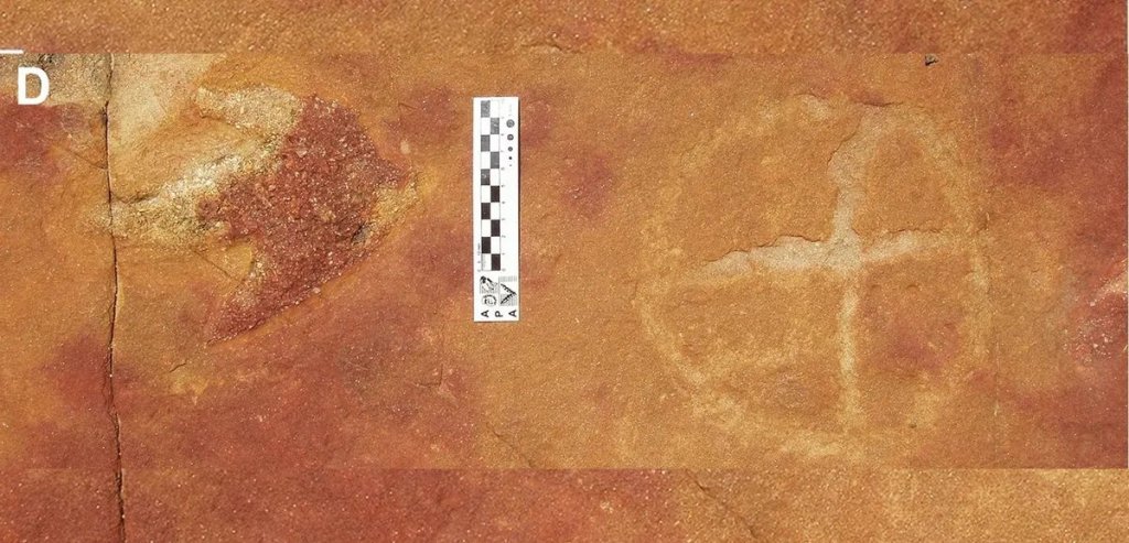 theropod-track-and-petroglyph-l