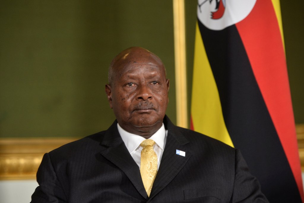 Йовери Мусевени (Уганда)
На власт от 26 януари 1986 г.

Мусевени е водеща фигура при свалянето от власт на печално известния Иди Амин през 1985 г. От тогава насетне той непрекъснато печели изборите в страната, въпреки че международното доверие в тяхната честност не е особено голямо. На президентския вот в началото на тази година управлението на Мусавени бе оспорено от рап певеца Боби Уайн, който бе арестуван, а при последвалите протести в негова защита загинаха над 100 души.