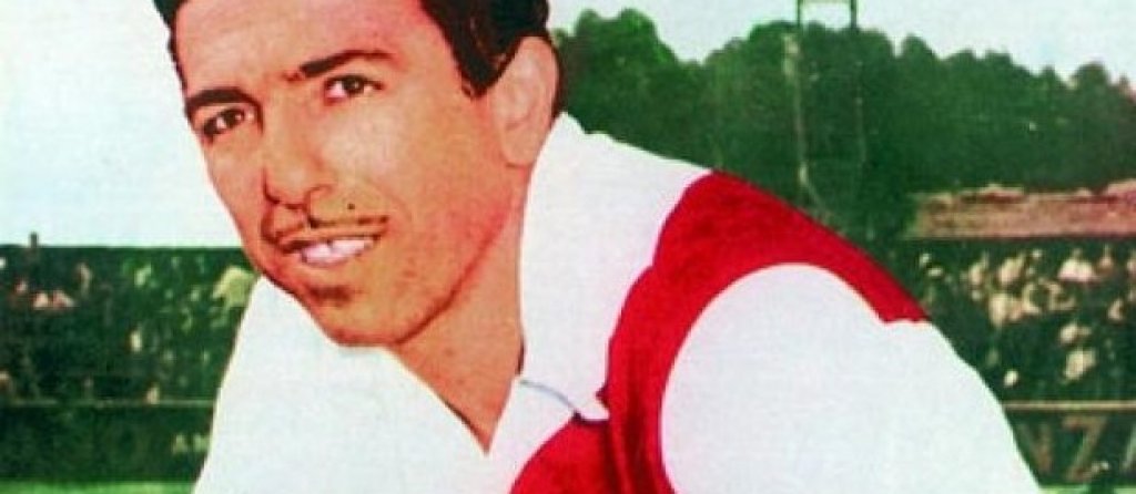Анхел Лабруна - Ангела е митична фигура в Южна Америка, като в немалко класации е поставян дори като вечен №1 на континента. Да, пред Марадона и Пеле!
Лидер на непобедимия Ривер Плейт от 40-те, той има 15 гола във вратата на Бока Хуниорс, като се разказват легенди за тандема с Алфредо ди Стефано, донесъл две от най-паметните победи на Ривер в дербито - 5:1 и 4:0 през 1941-ва и 1942-ра.
