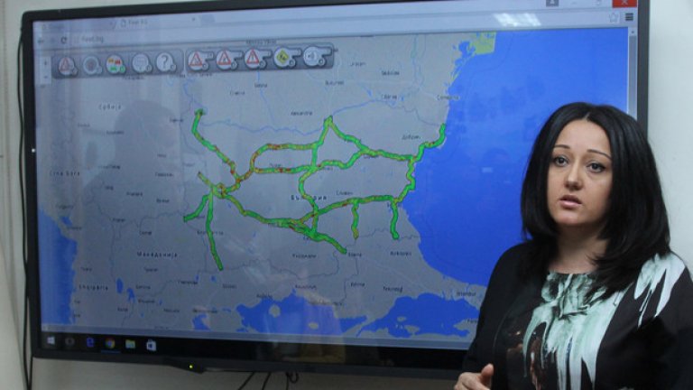 Министърът на регионалното развитие и благоустройството Лиляна Павлова заяви, че засега няма сигнали за аварирали и бедстващи автомобили в страната