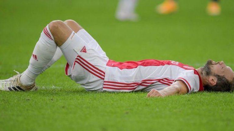 Бивша звезда на Юнайтед припадна на терена, имаше съмнения за инфаркт