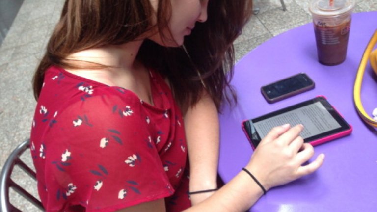 Учените са категорични: екраните възпрепятстват абстрактното мислене