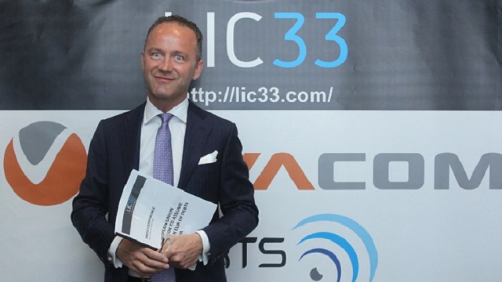 LIC33_1