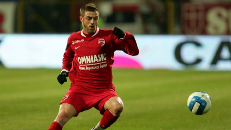 Левият бек на Динамо (Букурещ) Кристиан Пулхач за последно игра под наем в испанския Еркулес