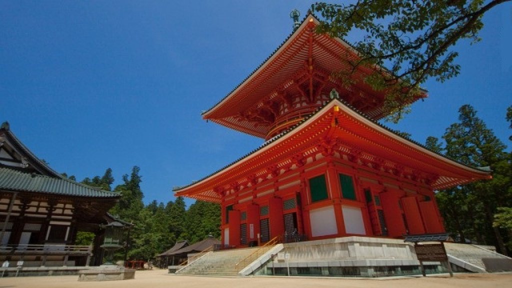 140613123822-mount-koya-12-story-top