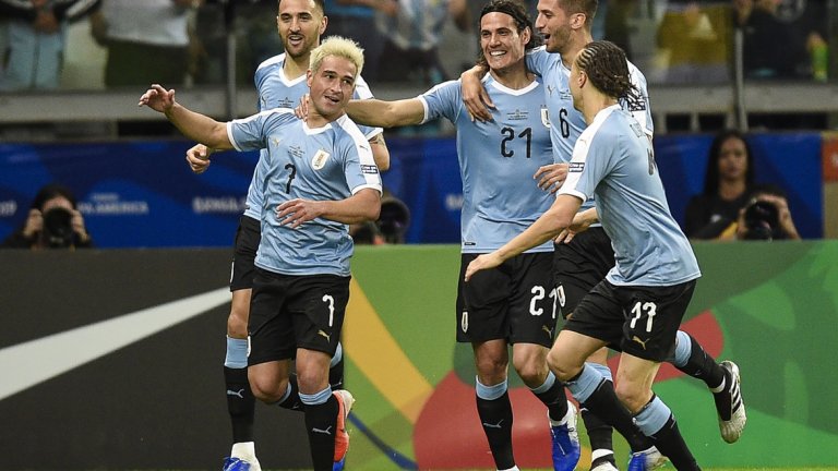 Уругвай стартира с важни три точки