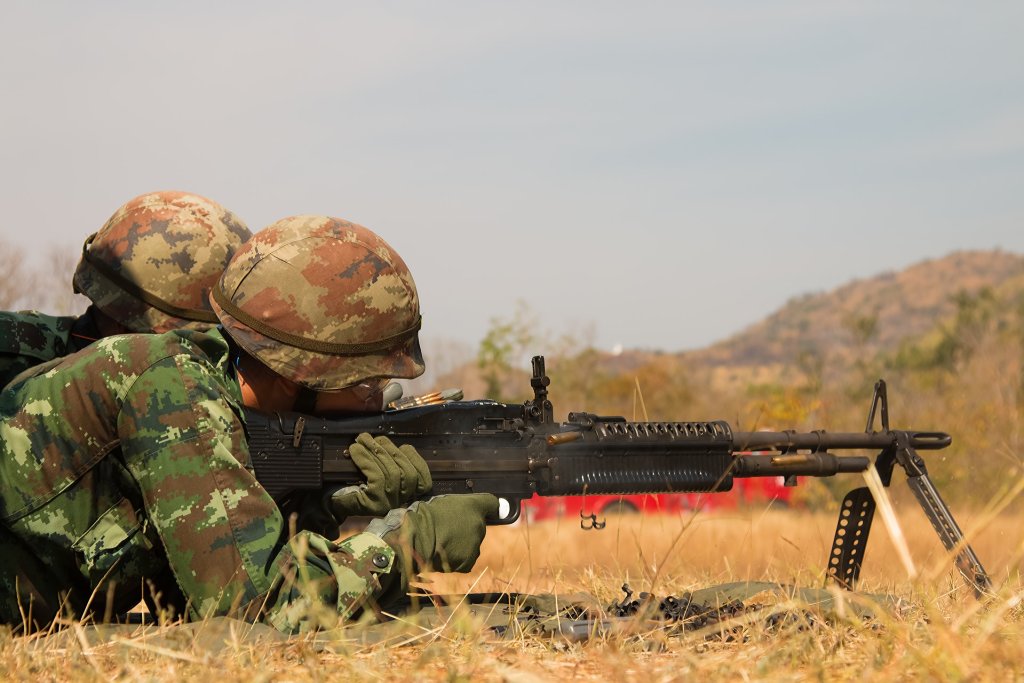 armed-army-gun-35825