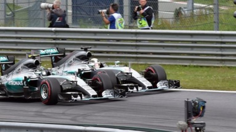 Mercedes доминира във Формула 1 в последните два сезона, но пилотите на тима твърде често се оплакват