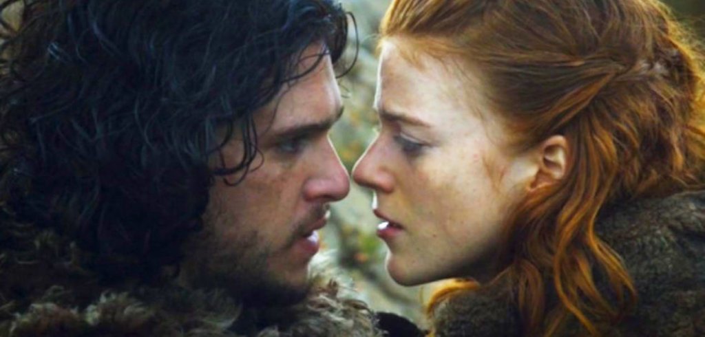 В сериала те изиграха Джон Сноу и дивачката Игрит и много от феновете на сериала въздишаха на сцената \"в пещерата\"