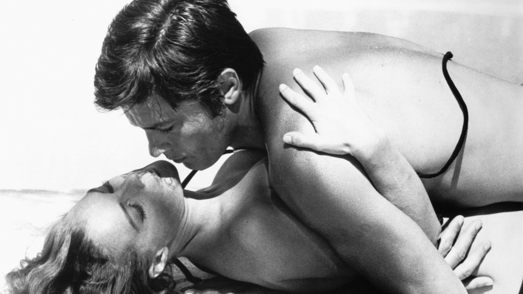 romy-schneider-alain-delon-avco-embassy-pictures-photofest-swimming-pool-aaebdbad76a9fcd14235b22844ba8f84-large-448758