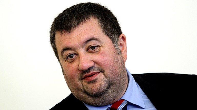 Емил Иванов е спорна личност в политиката
