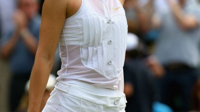Мария Шарапова, 2008
Шарапова се появи със спортен костюм на Nike през 2008 г., а Кудрявцева заяви, че е била радостна да я победи, защото облеклото й било ужасно.