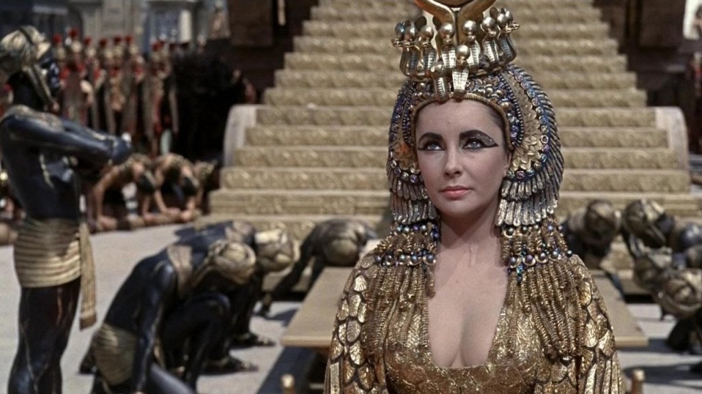 19. „Клеопатра”/ „Cleopatra” (1963г.)
Бюджет - 340 млн. долара
Прогнозиран бюджет - 44 млн. долара
Печалби - 57.8 млн. долара
Този филм представлява една от най-големите финансови катастрофи за “20th Century Fox”, а и за киното като ця