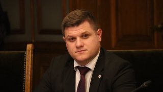 Стоян Таслаков твърди, че е Иван Белишки е извадил пистолет