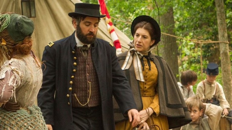 По-успешен проект на актьора е сериалът Mercy Street. Медицинската драма е ситуирана по време на Гражданската война в САЩ, а действието се фокусира върху две медицински страни от двете враждуващи групи. Раднър e в ролята на един от лекарите. Този проект е добре приет, но въпреки това също е прекратен след два сезона от по 6 епизода. Тази година трябва да видим актьора и в The Hunt - история за ловци на нацисти, която ще е достъпна в Amazon Prime.