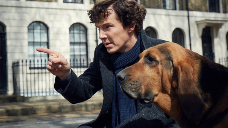 Sherlock / Шерлок 
Време за гледане: 13 часа и 12 минути 
IMDb рейтинг: 9,3
Култовият съвременен прочит на романите на Артър Конан Дойл превърна Бенедикт Къмбърбач в световна звезда. Сериалът е прекрасно заснет, с интелигентен хумор и със сигурност си заслужава гледането. А на 1 януари 2017 г. ни очаква чисто нов епизод. 