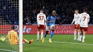 Наполи с драматична победа в Дерби дел Соле с гол на сина на Чоло