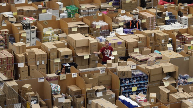 Така изглеждат складовете на Amazon, които служат за съхранение и логистика на всички стоки