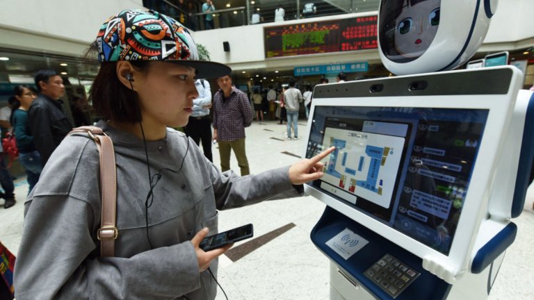 Чуждестранни компании и правителствени служби адаптират китайските технологии по такъв начин, че да могат да следят криминогенната обстановка, но и да наблюдават тенденциите при елементарни всекидневни задачи