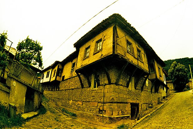 Брацигово е известно и с архитектурната си школа