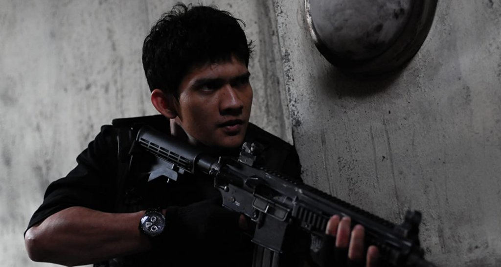 Ико Увайс
Ако сте гледали The Raid, който със сигурност се нарежда сред най-качествените, динамични и брутални екшъни (при това даже не е американски) за последните 15-20 години, значи знаете за кого става дума. Увайс израства из бедните квартали на Джакарта и съвсем случайно е намерен от уелския режисьор Гарет Еванс, който забелязва бойните умения на бъдещата звезда в зала по индонезийското бойно изкуство пенчак силат. 
Така се стига до колаборацията между двамата в The Raid и последвалото също толкова успешно продължение. След това е поканен да участва в “Междузвездни войни: Силата се пробужда”, а догодина ще го видим и в заснетия в София “Непобедимите 4”.