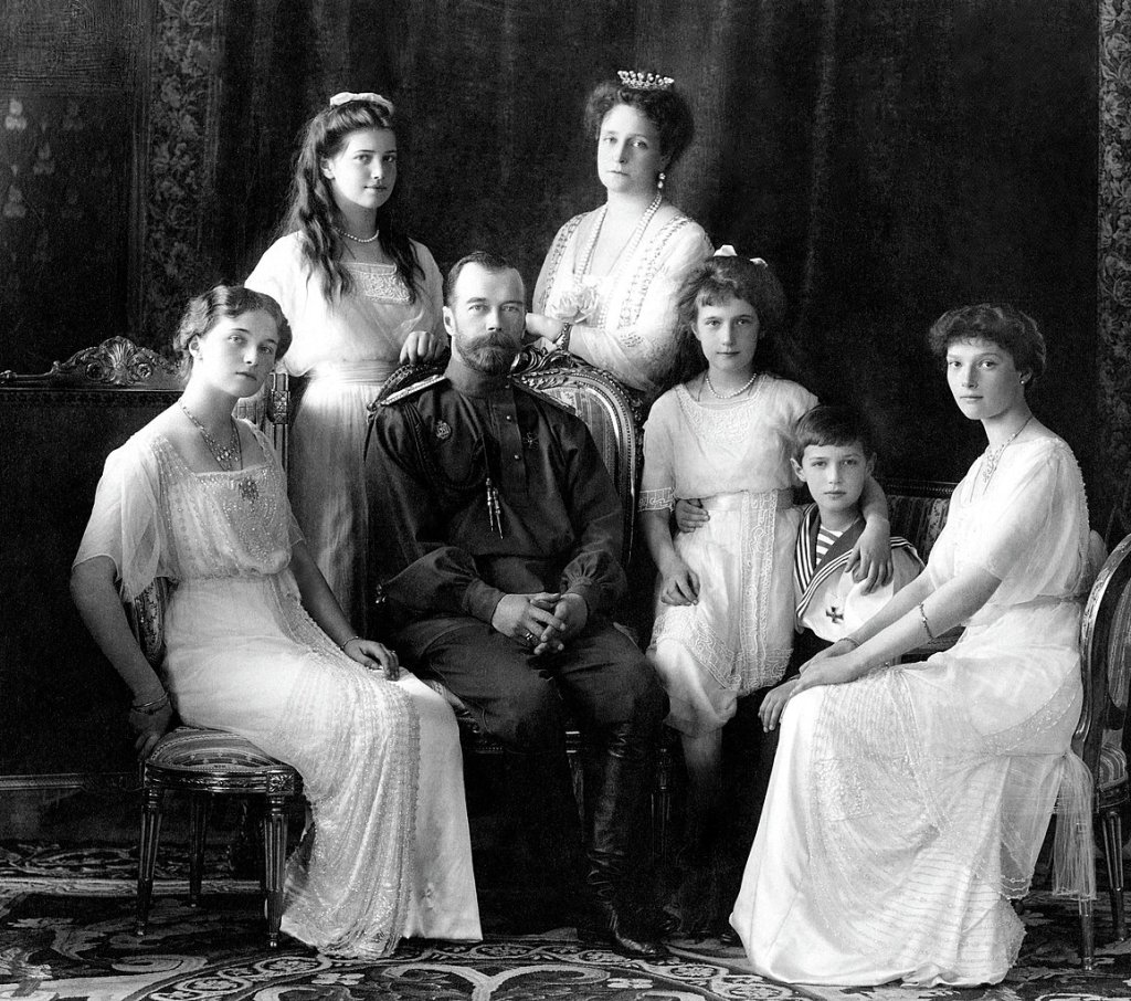 1158px-Russian_Imperial_Family_1913