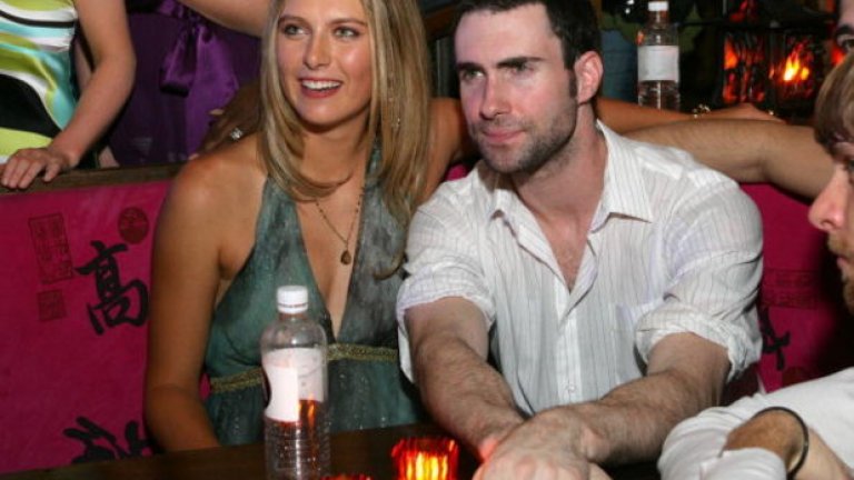 Адам Лавин, 2005 
Запознават се на партито по случай 18-годишния рожден ден на тенисистката. Всичко завършва със злополучното интервю.