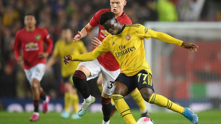 18-годишният Букайо Сака започна като титуляр за Арсенал и записа асистенция за гола на Обамеянг. Мактоминей пък стана автор на гола за Юнайтед