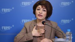 "Нека не се държим, все едно сме в предизборна кампания", призовава Десислава Атанасова