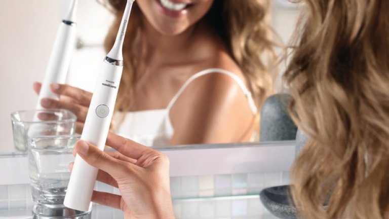 Четири предрасъдъка за електрическите четки за зъби, които не са верни по няколко причини