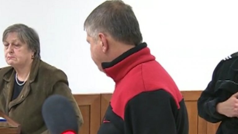 Митев има 7 предходни присъди за измами и една за грабеж.