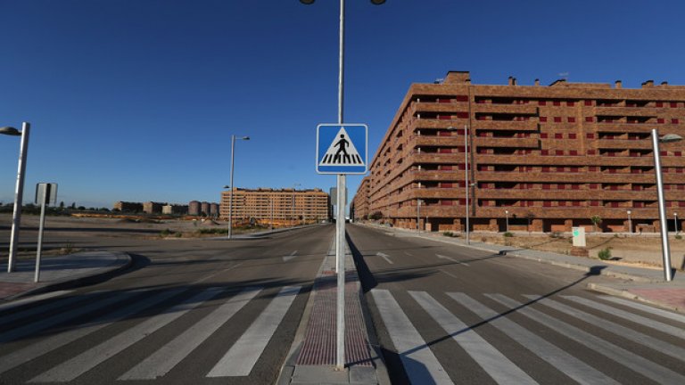 Сесена е предградие на испанската столица Мадрид - построено "до ключ" точно в навечерието на икономическата криза. В момента бетонираният мегаполис е "град-призрак". 