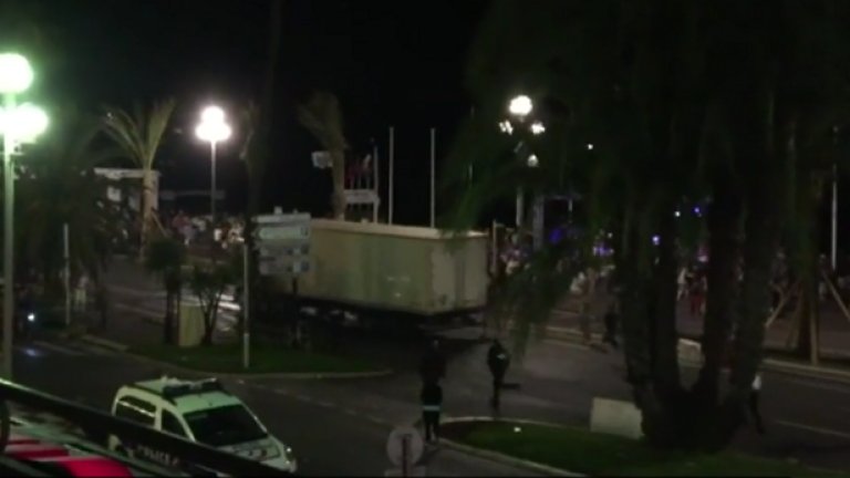 Все още не са ясни мотивите за нападението, но се предполага че убиецът е 31-годишен французин от тунизийски произход.