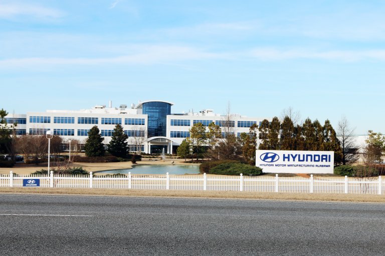 Сеул работи с производители като Hyundai и Kia, за да създават съвместно безопасни за по-възрастните водачи автомобили