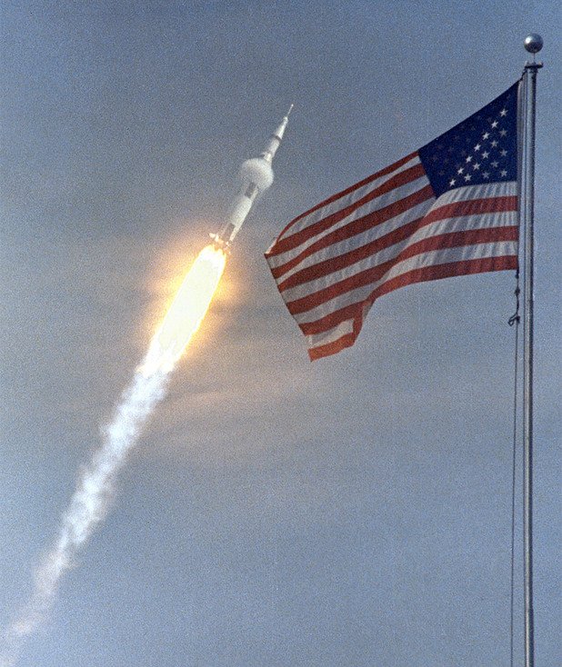 Аполо 11 се изкачва в орбита