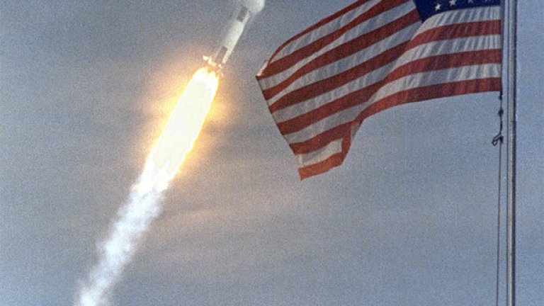 Аполо 11 се изкачва в орбита