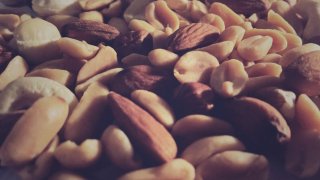nuts1