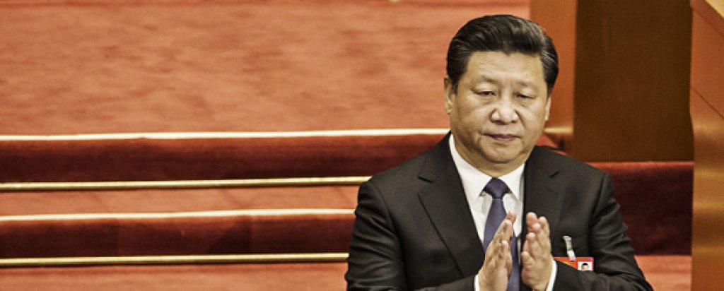Си Дзинпин - Президентът на Китай започна своят втори петгодишен мандат на поста през тази година. Беше вписан и в конституцията на Комунистическата партия, с което получи нови правомощия и затвърди статуса си на най-могъщия лидер на страната от десетилетия.
