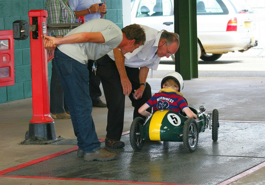 scrutineers-432374_1920