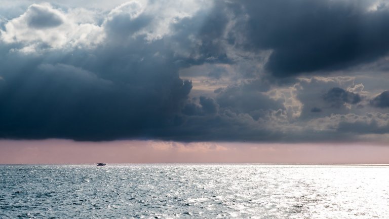 Търсенето ще продължи и днес